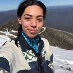 Meet your Posher, Amina